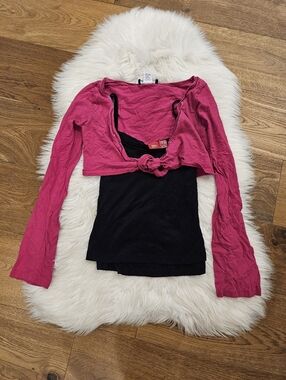 Vintage Women’s Fuchsia Tie-Front Shrug with Black Tank